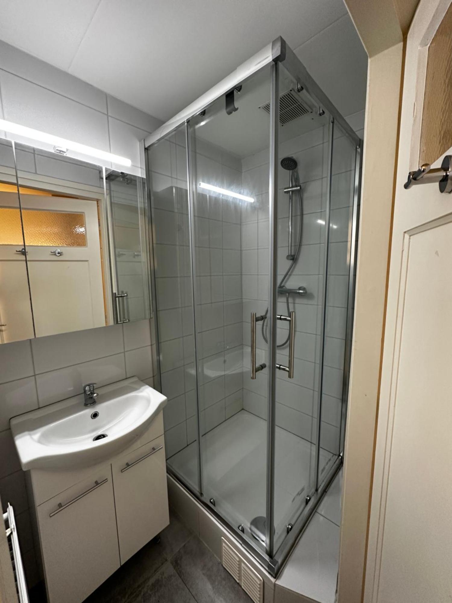 Lovely 2-Bedroom Apartment With Balcony Maastricht Bagian luar foto