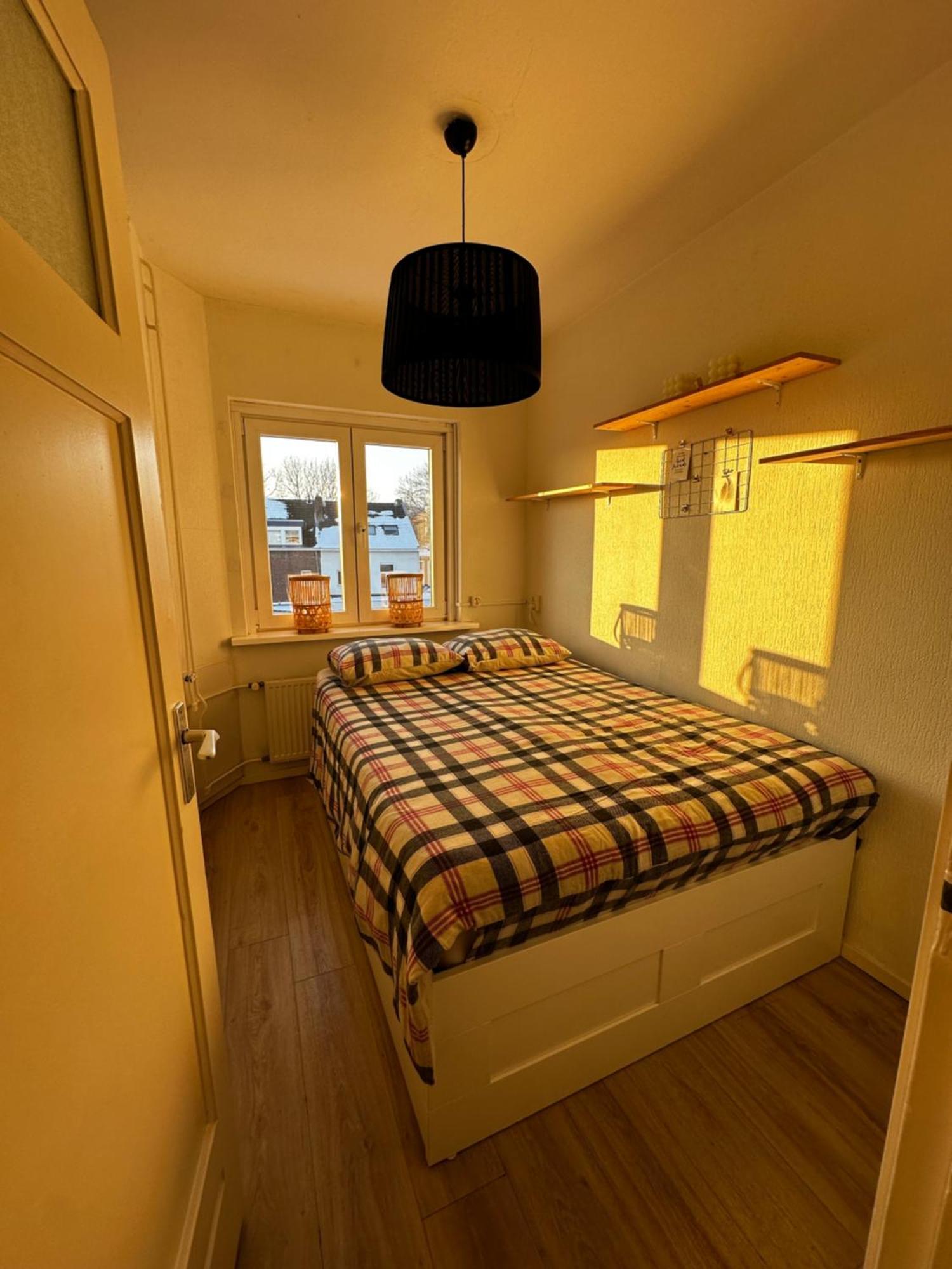 Lovely 2-Bedroom Apartment With Balcony Maastricht Bagian luar foto